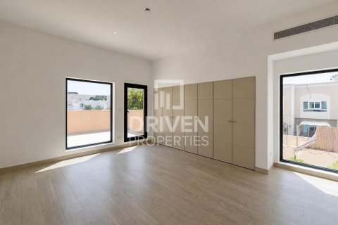 Vilă de închiriat în Umm Suqeim, Dubai, EAU 4 dormitoare, 408.31 mp.  №745615 - poză 20
