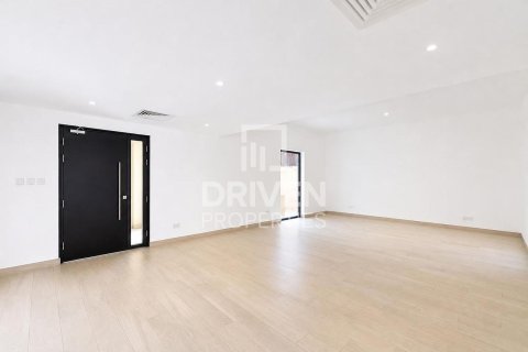 Vilă de închiriat în Umm Suqeim, Dubai, EAU 4 dormitoare, 408.31 mp.  №745615 - poză 9
