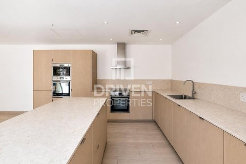Vilă de închiriat în Umm Suqeim, Dubai, EAU 4 dormitoare, 408.31 mp.  №745615 - poză 6