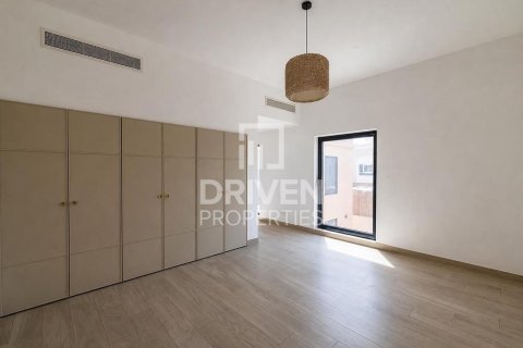 Vilă de închiriat în Umm Suqeim, Dubai, EAU 4 dormitoare, 408.31 mp.  №745615 - poză 19