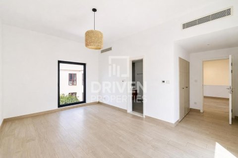 Vilă de închiriat în Umm Suqeim, Dubai, EAU 4 dormitoare, 408.31 mp.  №745615 - poză 21