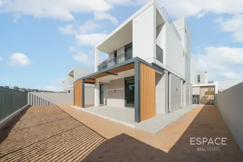 Kuća u nizu u Arabian Ranches 3, Dubai, UAE 4 spavaćih soba, 384 m2 Br. 738481 - fotografija 1