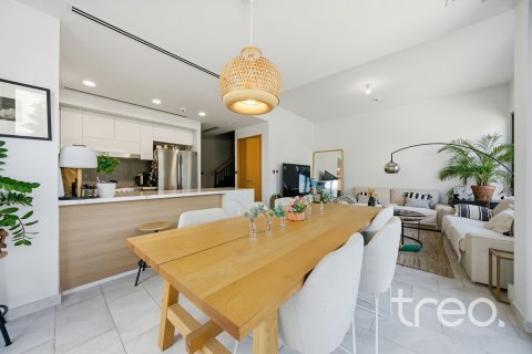 Kamienica na sprzedaż w Dubai, ZEA 4 sypialnie, 215.91 mkw., nr 733238 - zdjęcie 4