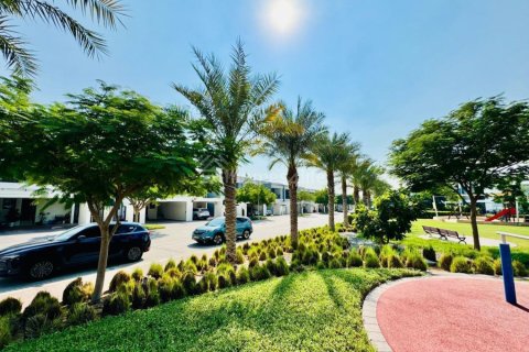 Rekkehus til salgs i Motor City, Dubai, Emiratene 3 soverom, 240 kvm Nr. 679481 - Foto 9