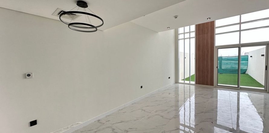 Villa itt: Dubai, EAE, 2 hálószoba, 99 m², azonosító: 701530