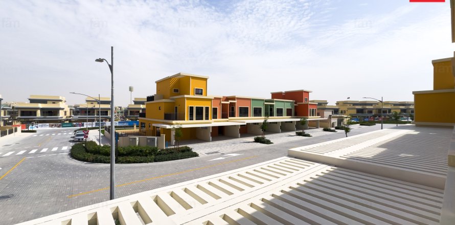 Kaupunkipientalo Dubai, Arabiemiraatit 3 makuuhuonetta, 144 m2 № 763815