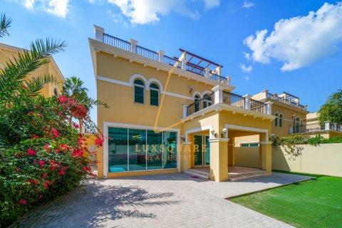 Villa in Jumeirah Park, Dubai, UAE 4 bedrooms, 512 sq.m. № 715252 - photo 13