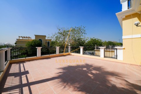 Villa in Jumeirah Park, Dubai, UAE 4 bedrooms, 512 sq.m. № 715252 - photo 21