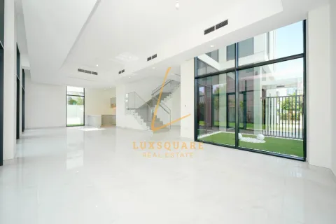 Villa in Al Furjan, Dubai, UAE 5 bedrooms, 570 sq.m. № 715251 - photo 4
