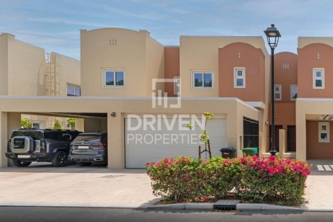 Townhouse sa Dubai Land, Dubai, UAE 3 silid-tulugan, 210 sq.m. № 653808 - larawan 1