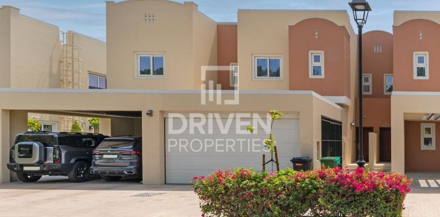 Townhouse sa Dubai Land, Dubai, UAE 3 silid-tulugan, 210 sq.m. № 653808