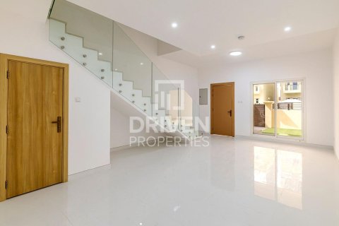 Jumeirah Village Circle, Dubai, संयुक्त अरब अमीरात में टाउनहाउस, 4 बेडरूम, 240 वर्ग मीटर, संख्या 653797 - फ़ोटो 2