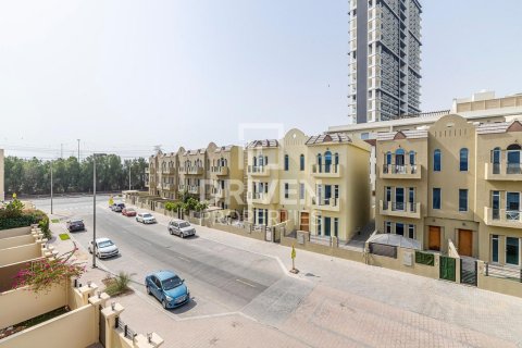 Jumeirah Village Circle, Dubai, संयुक्त अरब अमीरात में टाउनहाउस, 4 बेडरूम, 240 वर्ग मीटर, संख्या 653797 - फ़ोटो 24