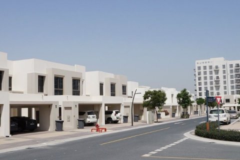 Řadový dům v Wadi Al Safa 3, Dubai, SAE 3 ložnice, 199 m² Č.: 640041 - fotografie 2