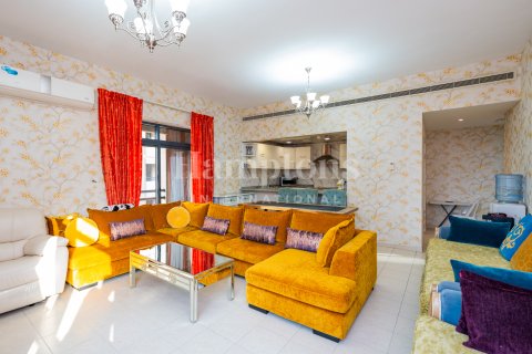 Apartment in Greens, Dubai, UAE 2 bedrooms, 130.81950139 sq.m. № 651044 - photo 3