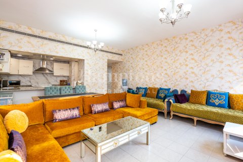 Apartment in Greens, Dubai, UAE 2 bedrooms, 130.81950139 sq.m. № 651044 - photo 5