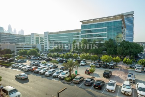 Apartment in Greens, Dubai, UAE 2 bedrooms, 130.81950139 sq.m. № 651044 - photo 1