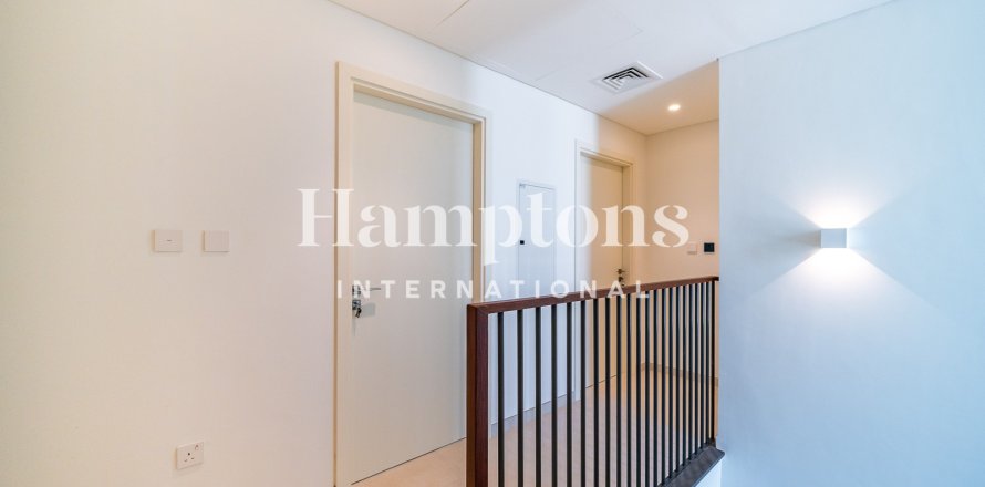 Jumeirah Village Triangle、Dubai、UAEにあるタウンハウス 3ベッドルーム、174 m2 No651046