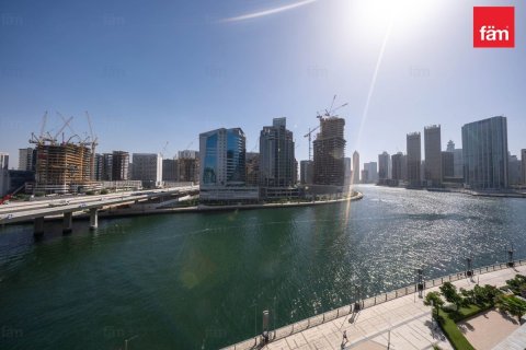 Apartmen di Business Bay, Dubai, UAE 2 bilik tidur, 124.7 meter persegi № 769292 - foto 18