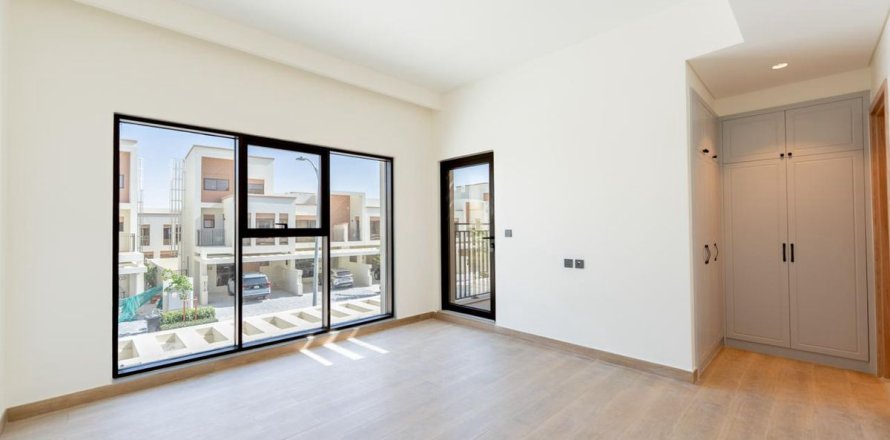 Rumah bandar di Dubai, UAE 5 bilik tidur, 219.6 meter persegi № 766548