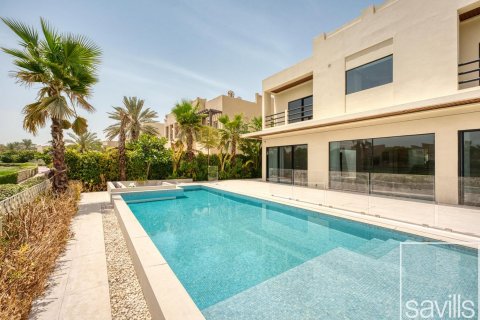 Üürile anda villa asukohaga Meadows, Dubai, AÜE: 5 magamistoaga, 702 m² Nr 635243 - pilt 2