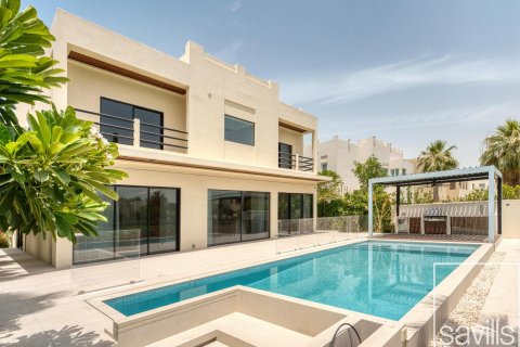 Üürile anda villa asukohaga Meadows, Dubai, AÜE: 5 magamistoaga, 702 m² Nr 635243 - pilt 8
