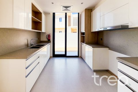 Villa till försäljning i Dubai, UAE 4 sovrum, 398.65 kvm Nr. 739205 - fotografi 4