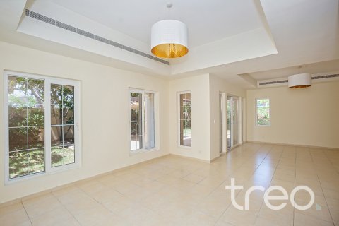 Villa till försäljning i Arabian Ranches, Dubai, UAE 4 sovrum, 360.84 kvm Nr. 739200 - fotografi 6