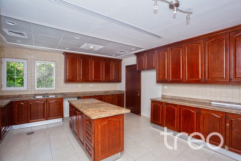Villa till försäljning i Arabian Ranches, Dubai, UAE 4 sovrum, 360.84 kvm Nr. 739200 - fotografi 11
