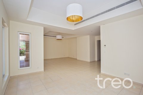 Villa till försäljning i Arabian Ranches, Dubai, UAE 4 sovrum, 360.84 kvm Nr. 739200 - fotografi 8