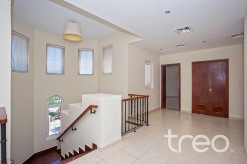 Villa till försäljning i Arabian Ranches, Dubai, UAE 4 sovrum, 360.84 kvm Nr. 739200 - fotografi 15