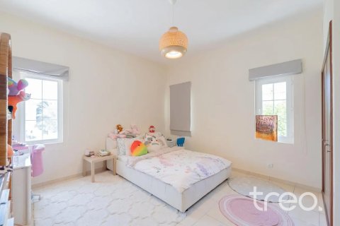 Villa till försäljning i Arabian Ranches, Dubai, UAE 4 sovrum, 360.84 kvm Nr. 739200 - fotografi 22