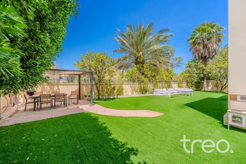 Villa till försäljning i Arabian Ranches, Dubai, UAE 4 sovrum, 360.84 kvm Nr. 739200 - fotografi 2