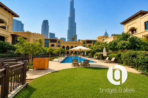 Apartmen di Old Town, Dubai, UAE 1 bilik tidur, 135 meter persegi № 760387