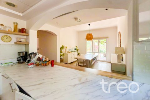 Villa Meadows, Dubaijā, AAE 5 istabas, 604.98 m2 Nr. 755476 - attēls 16
