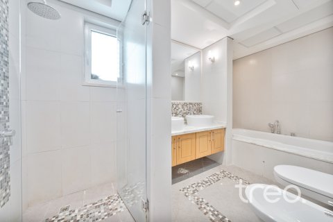 Vila u Jumeirah Park, Dubai, UAE 3 spavaćih soba, 327.67 m2 Br. 755479 - fotografija 16