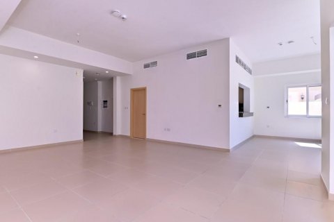 Land in Dubai Land, UAE 4 bedrooms, 435.16 sq.m. № 637930 - photo 3