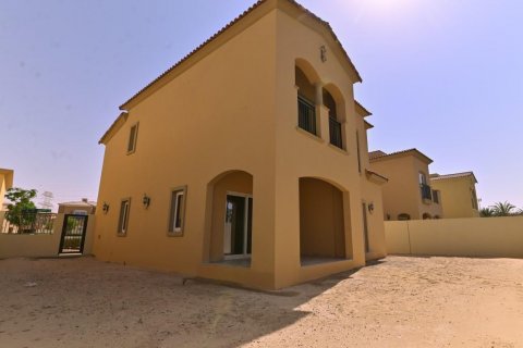 Land in Dubai Land, UAE 4 bedrooms, 435.16 sq.m. № 637930 - photo 2
