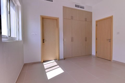 Land in Dubai Land, UAE 4 bedrooms, 435.16 sq.m. № 637930 - photo 15