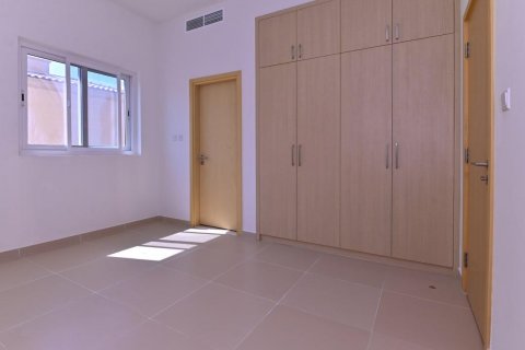 Land in Dubai Land, UAE 4 bedrooms, 435.16 sq.m. № 637930 - photo 16