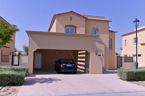 Land in Dubai Land, UAE 4 bedrooms, 435.16 sq.m. № 637930 - photo 1