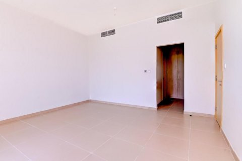 Land in Dubai Land, UAE 4 bedrooms, 435.16 sq.m. № 637930 - photo 11