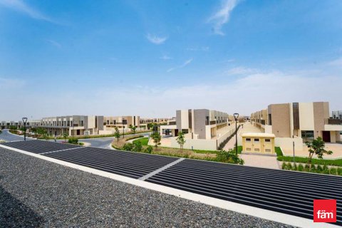 Villa en alquiler en Dubai, EAU 3 dormitorios, 140.2 m2 № 629517 - foto 15