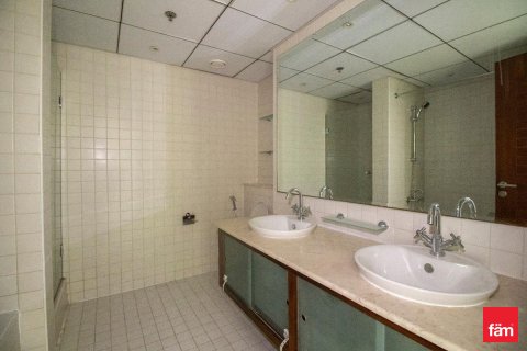Apartment in Dubai Marina, UAE 3 bedrooms, 204.8 sq.m. № 647854 - photo 19