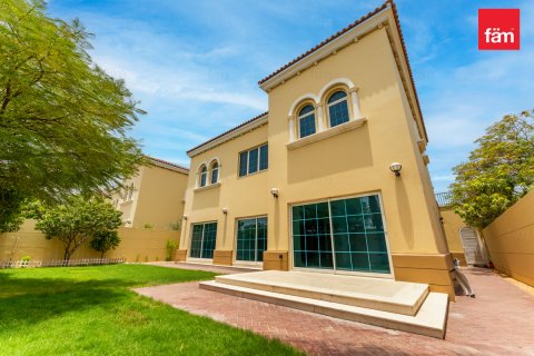 Vila di Dubai, UAE 4 bilik tidur, 525.2 meter persegi № 629216 - foto 1