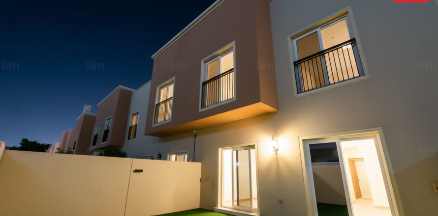 تاون هاوس في دبي 3 غرفة نوم ، 164.8 متر مربع . ر قم 679167