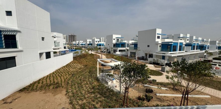 Rekkehus i Dubai, Emiratene 4 soverom, 144 kvm nr. 687273