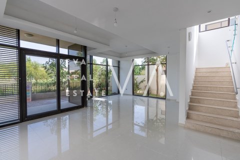 Vilë në DAMAC Hills (Akoya by DAMAC), Dubai, Emiratet e Bashkuara Arabe 6 dhoma gjumi, 349.95 m2. № 637582 - Foto 1