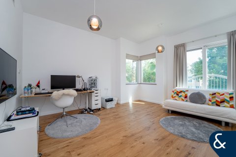 Villa sa Dubai Sports City, Dubai, UAE 5 silid-tulugan, 446 sq.m. № 688735 - larawan 14