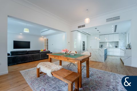 Villa sa Dubai Sports City, Dubai, UAE 5 silid-tulugan, 446 sq.m. № 688735 - larawan 4